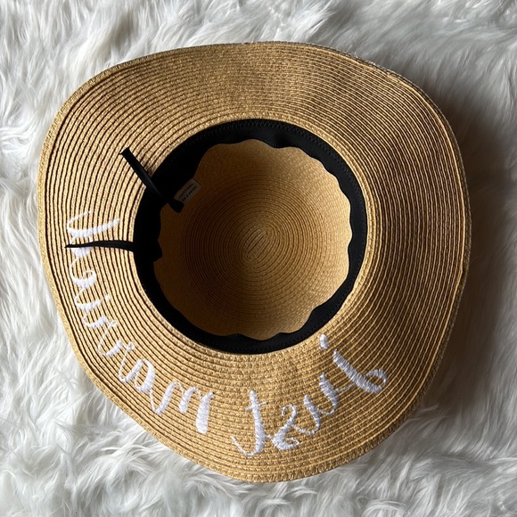Just Married Straw Floppy Sun Hat - Picture 8 of 9